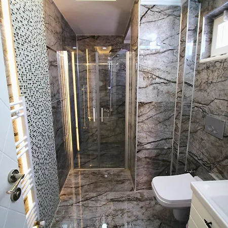 Havuz Ve Jakuzili 빌라
